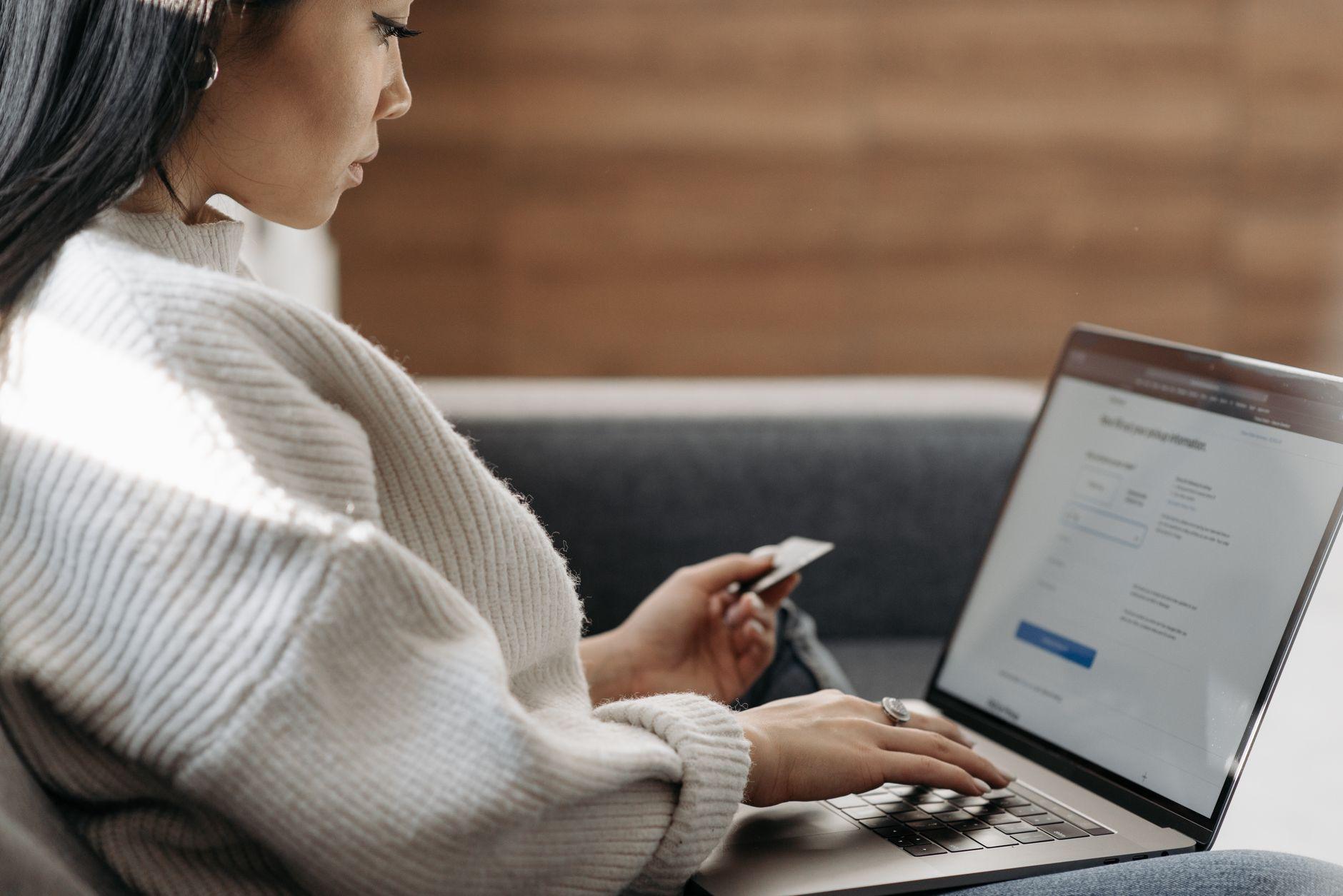 Illustration of How Automatic Bill Pay Can Affect Your Credit History