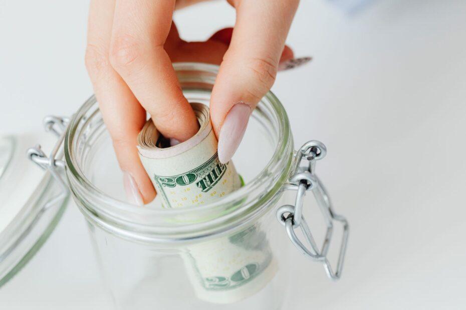 Illustration of The Connection Between Emergency Funds and Long Term Financial Stability