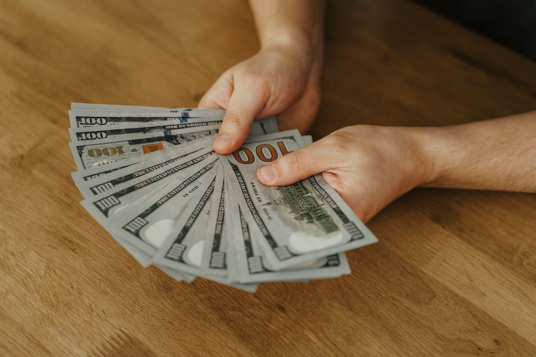 Illustration of The Difference Between Secured and Unsecured Personal Loans