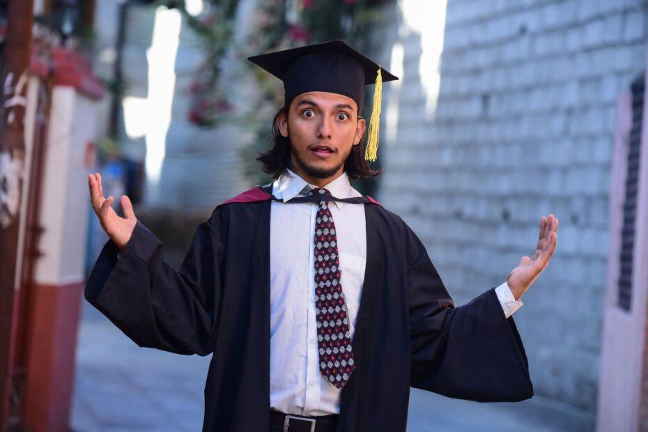 Illustration of The Surprising Way Student Loan Refinancing Affects Your Credit Score