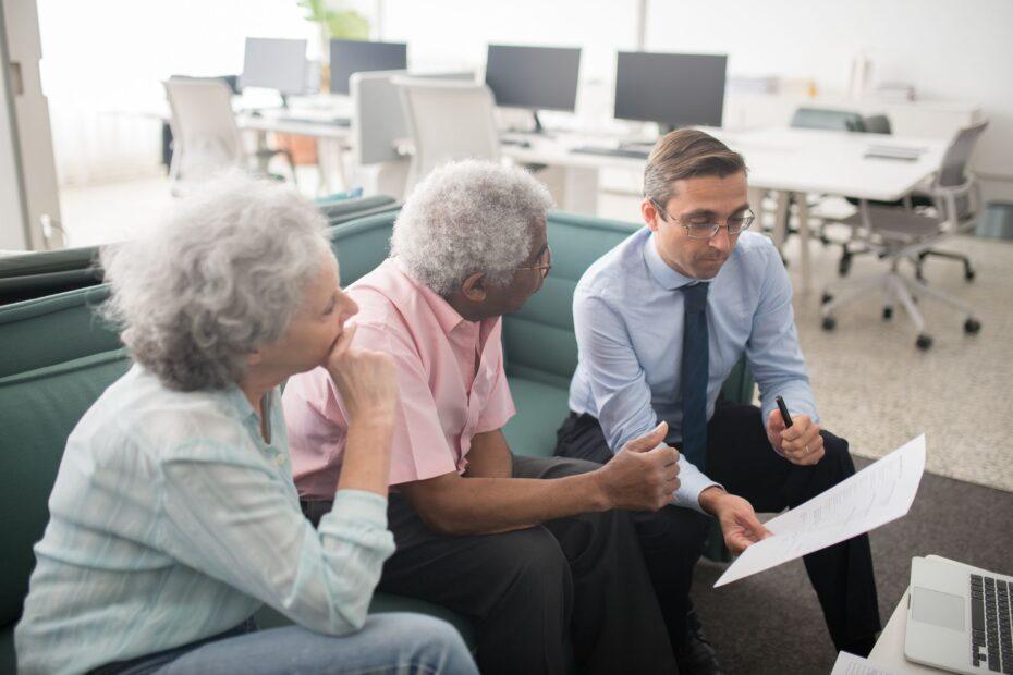 Illustration of Why Financial Planners Recommend Different Retirement Withdrawal Strategies